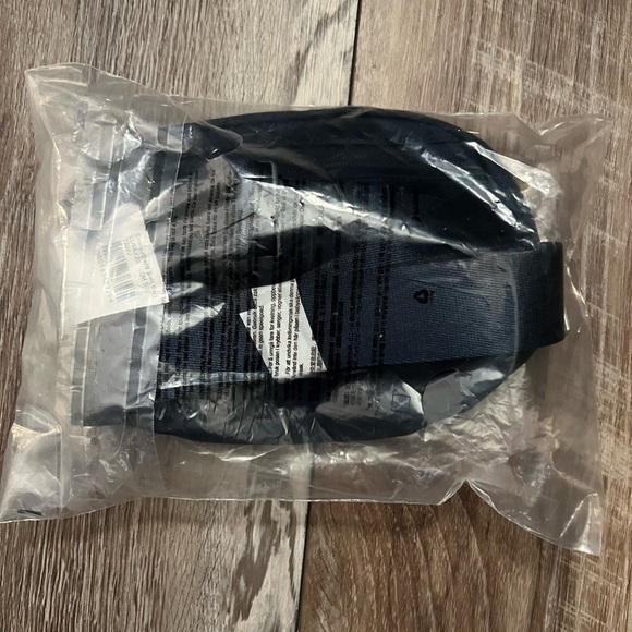 🆕LULULEMON BELT BAG TRUE NAVY - Picture 6 of 6